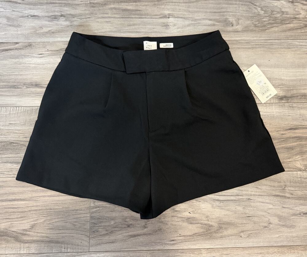 A New Day Women’s Shorts 8 Black Stretch High Rise Dress Shorts NWT